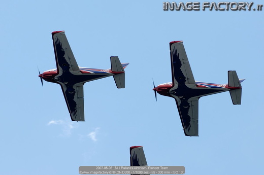 2007-05-06 1641 Pallanza Airshow - Pioneer Team